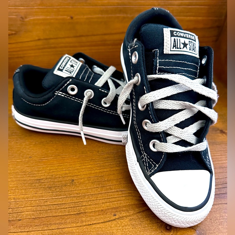 Converse All Star Sneakers kids size 2, black.